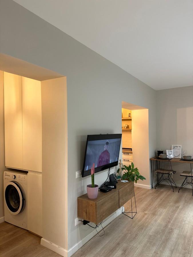 4Seasonsgea , Deluxe Studio , City Centre , Tirana Zewnętrze zdjęcie