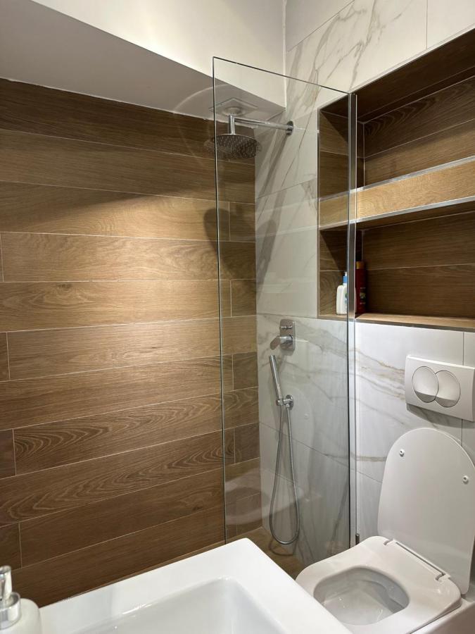 4Seasonsgea , Deluxe Studio , City Centre , Tirana Zewnętrze zdjęcie