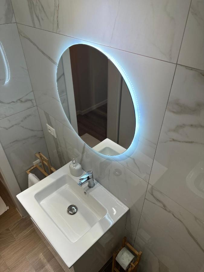 4Seasonsgea , Deluxe Studio , City Centre , Tirana Zewnętrze zdjęcie
