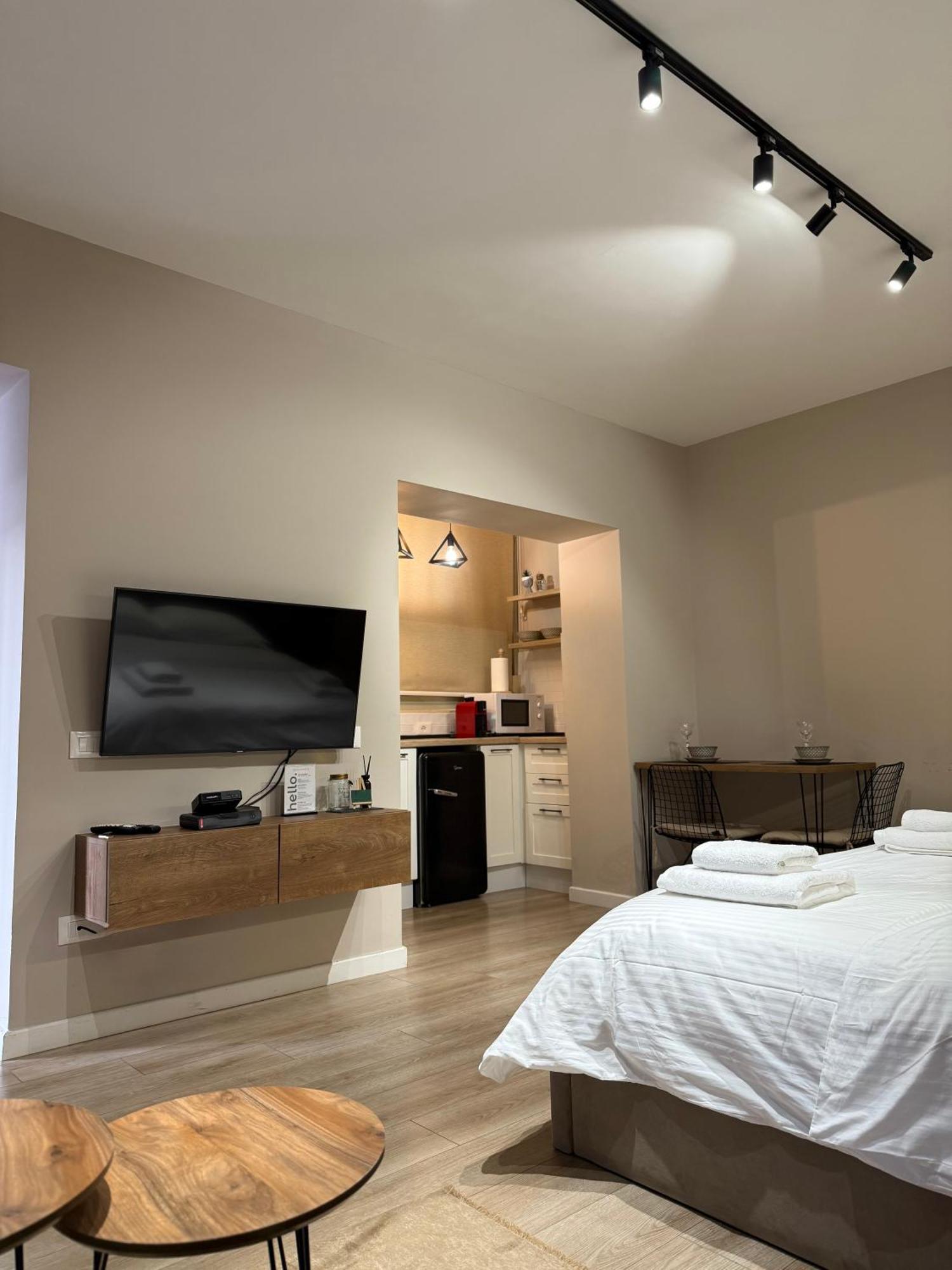 4Seasonsgea , Deluxe Studio , City Centre , Tirana Zewnętrze zdjęcie