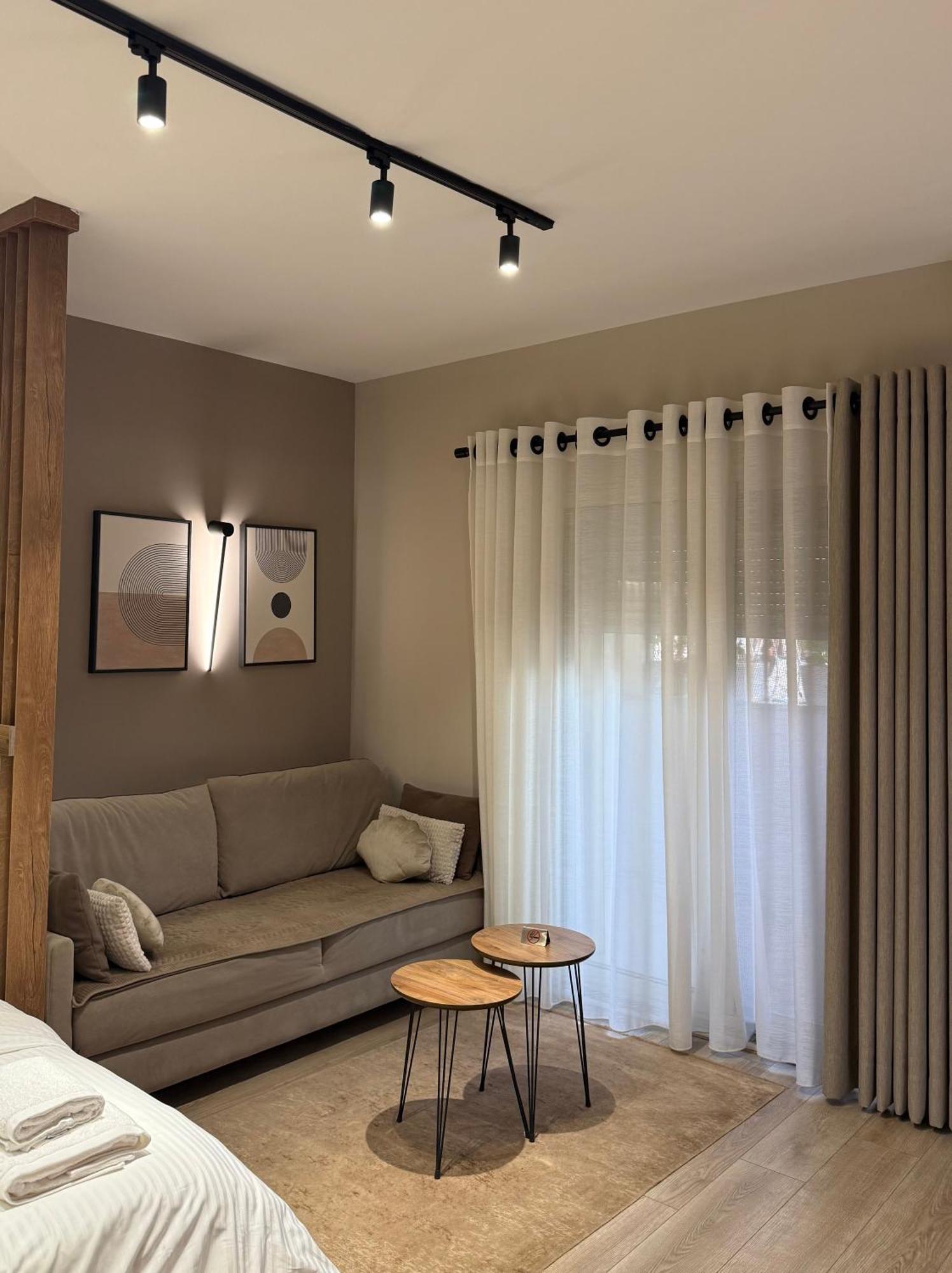 4Seasonsgea , Deluxe Studio , City Centre , Tirana Zewnętrze zdjęcie